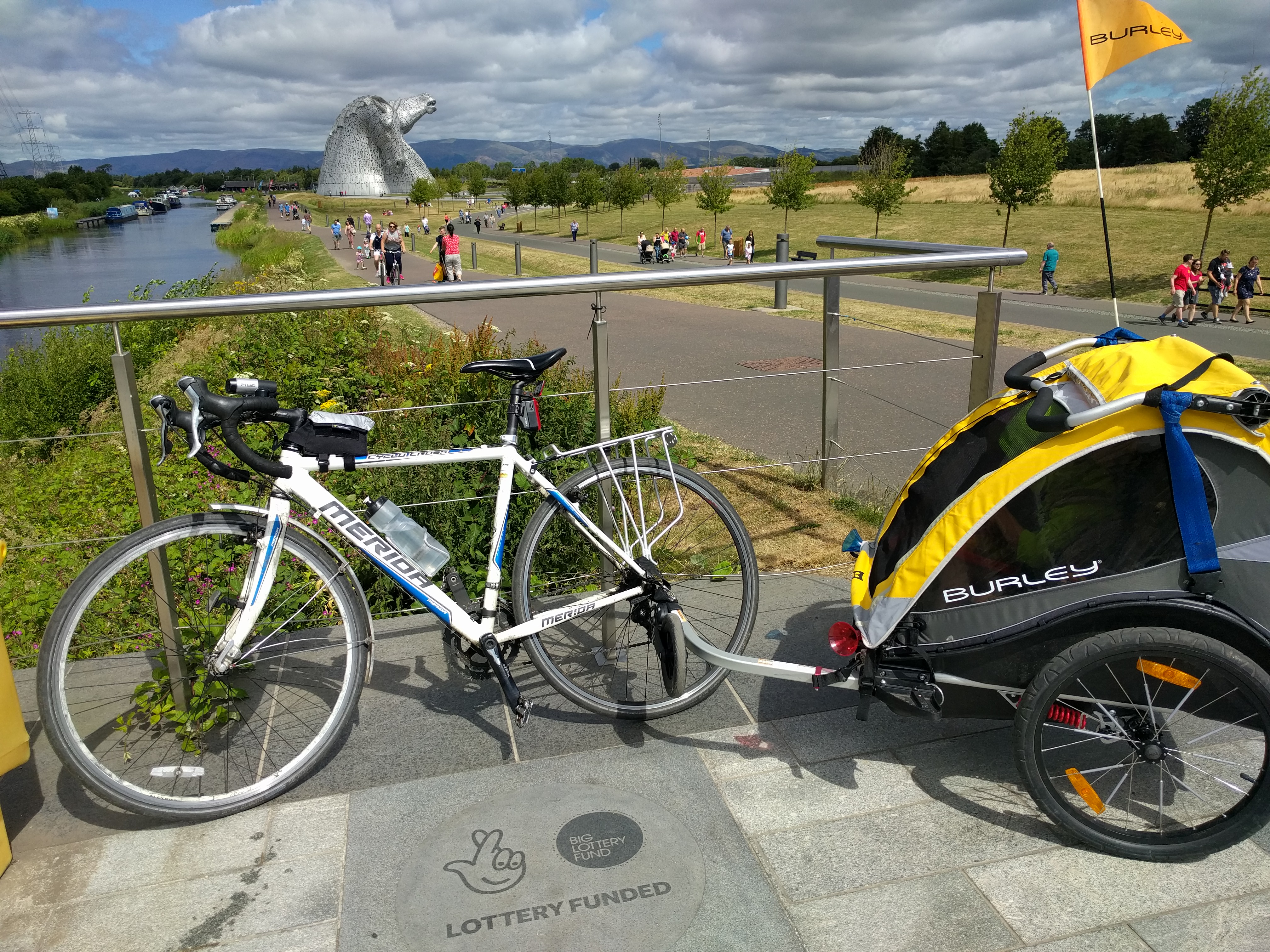 Bike & Trailer at the Kelpies